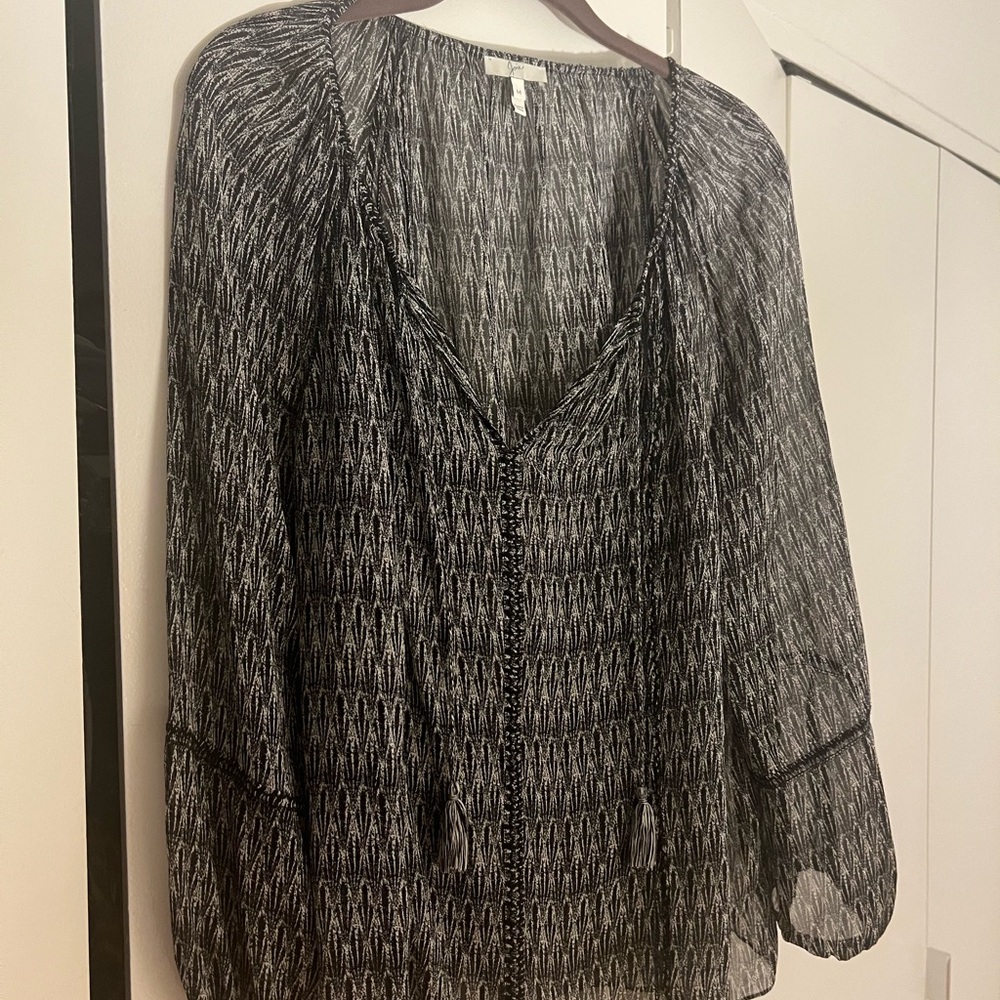 Black and White Patterned Women's Top